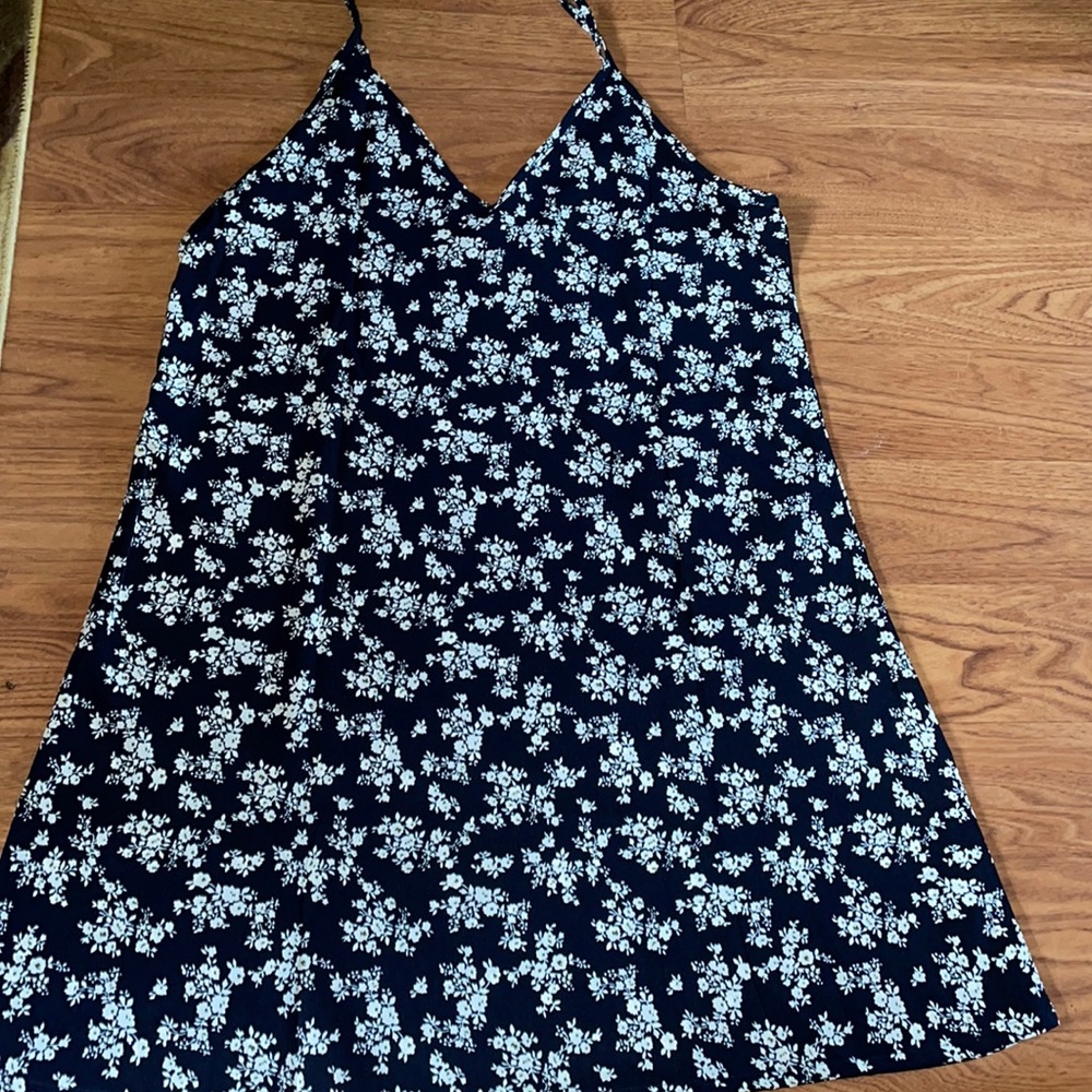 Women’s navy floral dress size small